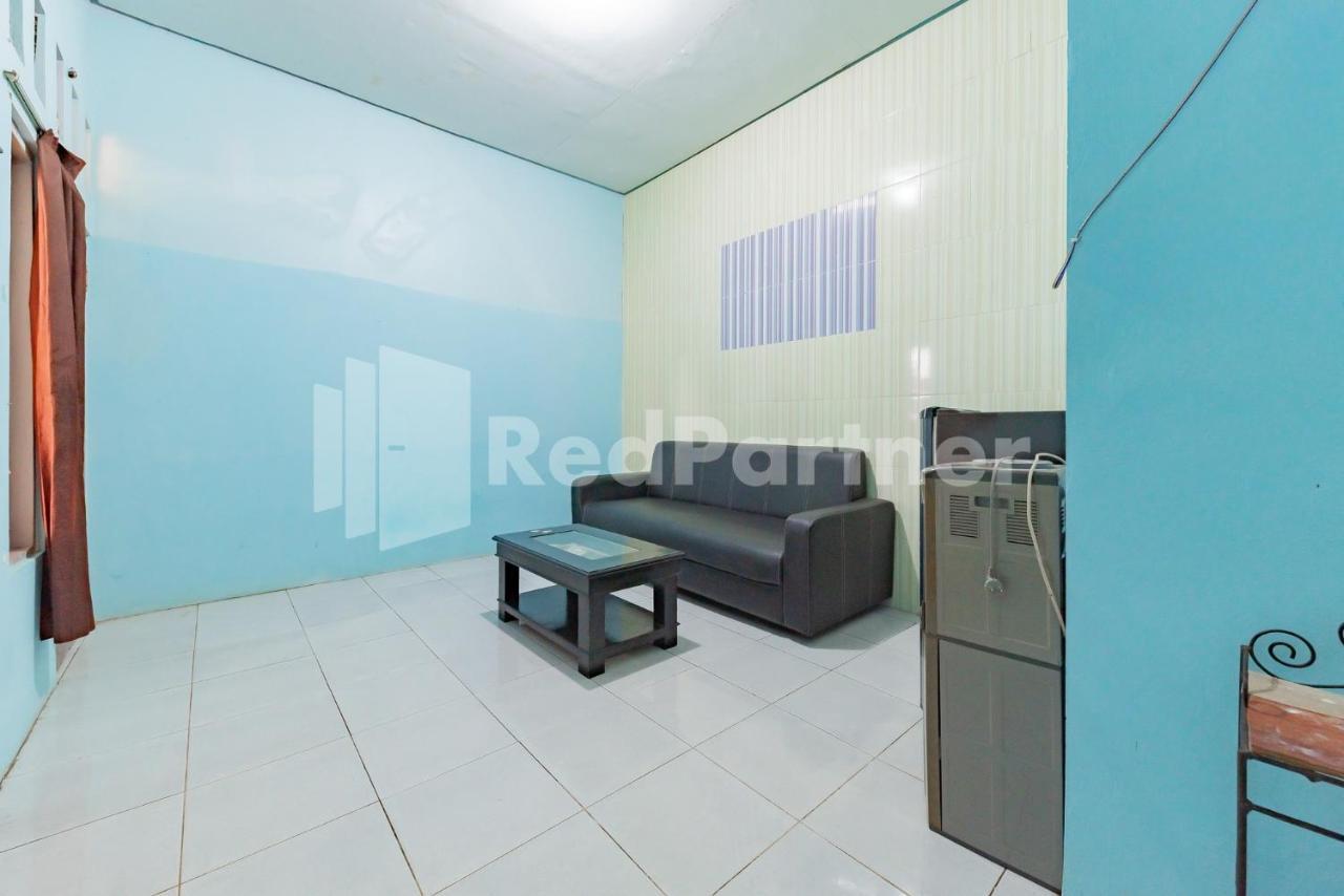 Ana Guest House Syariah Mitra Reddoorz Banjarbaru Екстер'єр фото