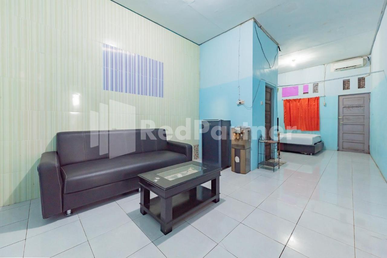 Ana Guest House Syariah Mitra Reddoorz Banjarbaru Екстер'єр фото